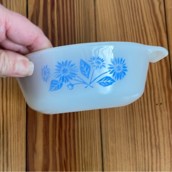 Anchor Hocking Fire King 12oz Casserole Dish in Blue Sunflower - Picture 3 of 3